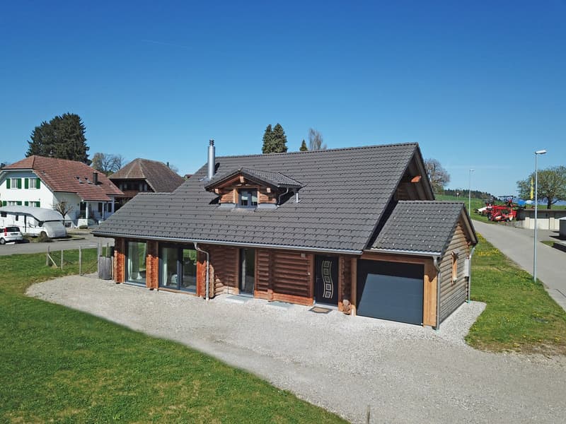 Eingang und Garage
