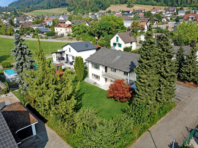 Haus mit zwei Wohneinheiten an zentraler Lage (2)