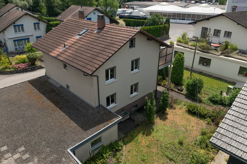Charmantes 5-Zimmer-Einfamilienhaus in Studen – sofort verfügbar (35)
