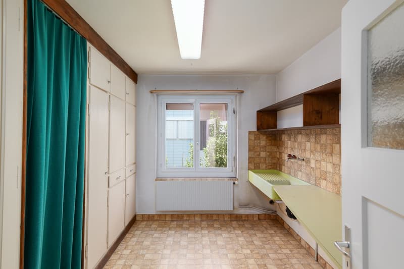 Charmantes 5-Zimmer-Einfamilienhaus in Studen – sofort verfügbar (5)