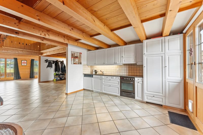 Maisonette di 4,5 locali con camino, galleria e vista lontana nel verde (4)