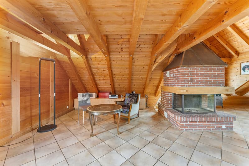 Maisonette di 4,5 locali con camino, galleria e vista lontana nel verde (6)