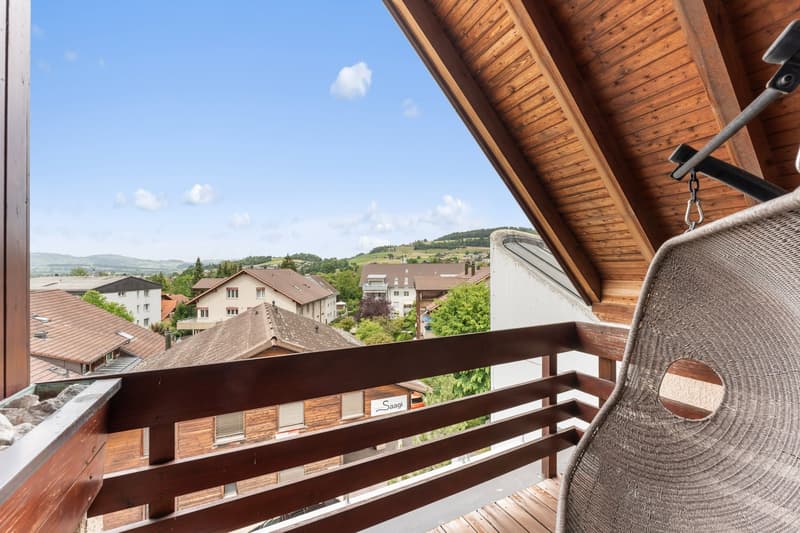 Appartement-maisonnette spacieux 5.5 pièces avec cheminée et vue panoramique (24)