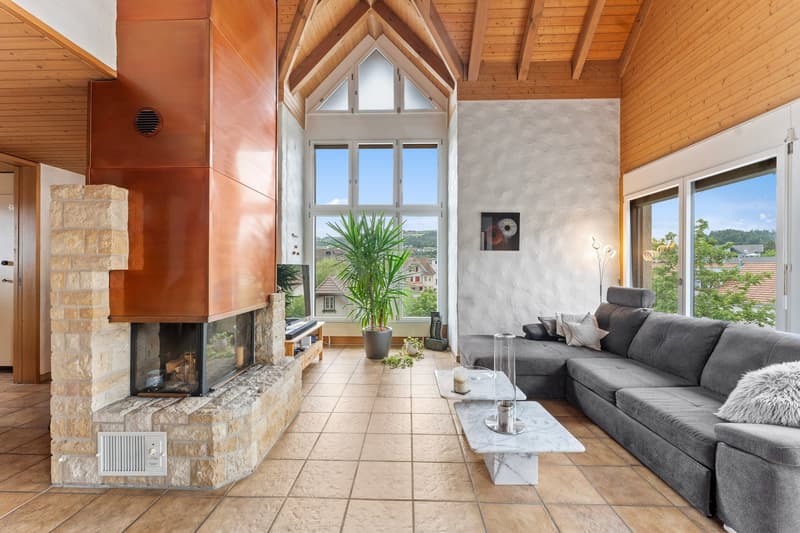 Appartement-maisonnette spacieux 5.5 pièces avec cheminée et vue panoramique (1)