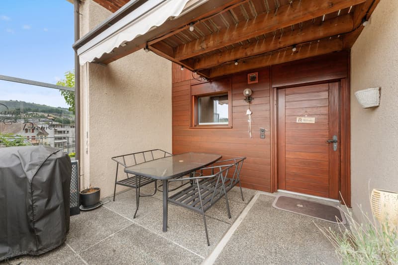Appartement-maisonnette spacieux 5.5 pièces avec cheminée et vue panoramique (33)