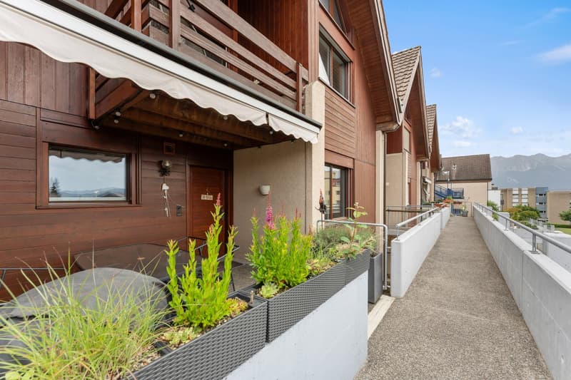 Appartement-maisonnette spacieux 5.5 pièces avec cheminée et vue panoramique (16)