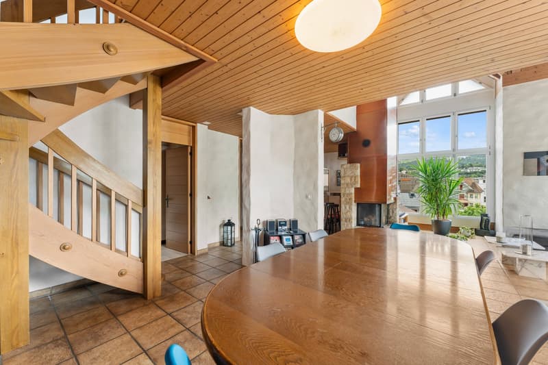 Appartement-maisonnette spacieux 5.5 pièces avec cheminée et vue panoramique (5)