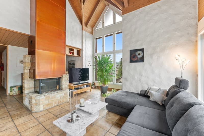 Appartement-maisonnette spacieux 5.5 pièces avec cheminée et vue panoramique (4)