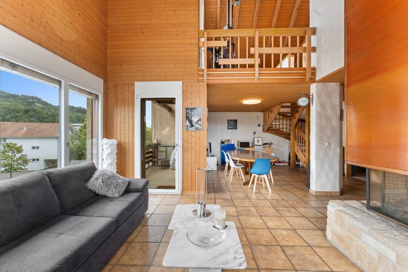Appartement-maisonnette spacieux 5.5 pièces avec cheminée et vue panoramique (3)