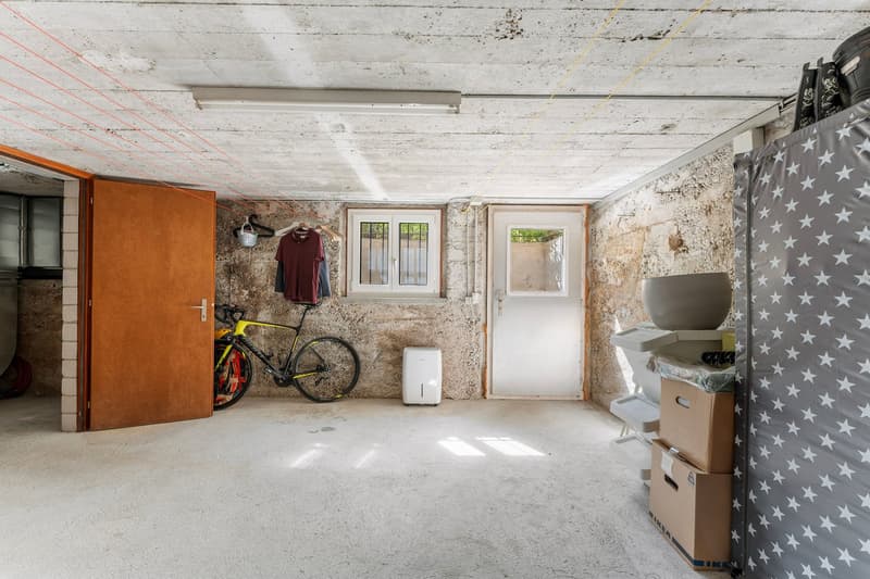 Freistehendes 7½-Zimmer-Einfamilienhaus mit viel Platz im Dorfkern von Busswil (14)