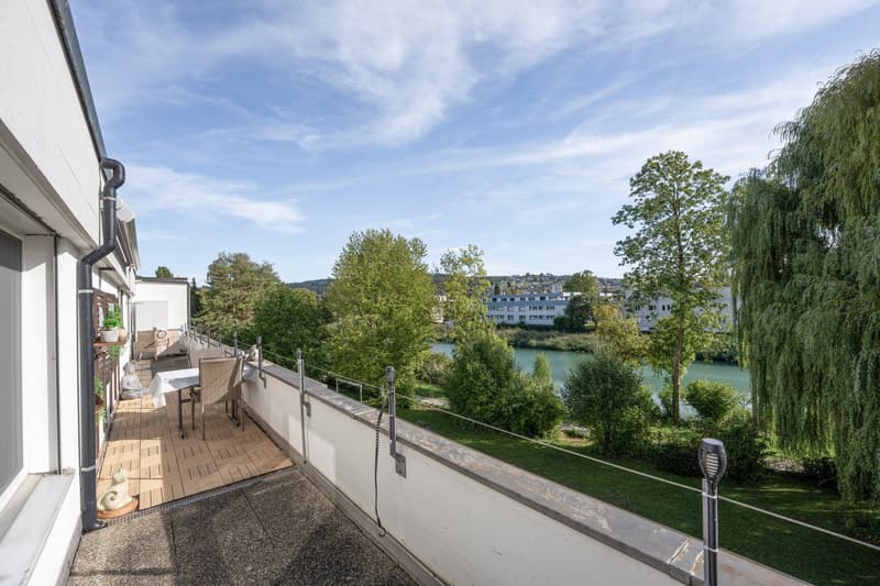 Attika mit 93 m² Terrasse an der Zihl | Attique avec terrasse de 93 m² (10)