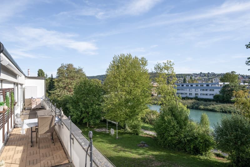 Attika mit 93 m² Terrasse an der Zihl | Attique avec terrasse de 93 m² (2)