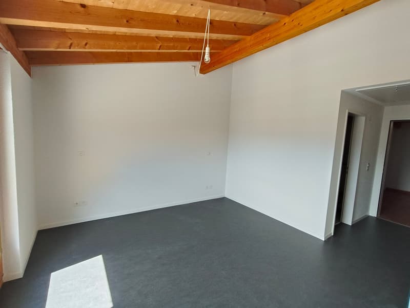 Occasion unique - Vaste appartement attique de 7,5 pièces avec vue panoramique à Spiez (8)