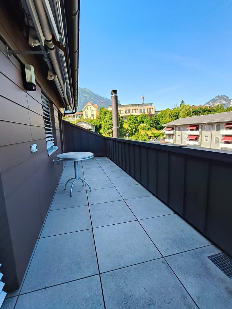 Occasion unique - Vaste appartement attique de 7,5 pièces avec vue panoramique à Spiez (30)