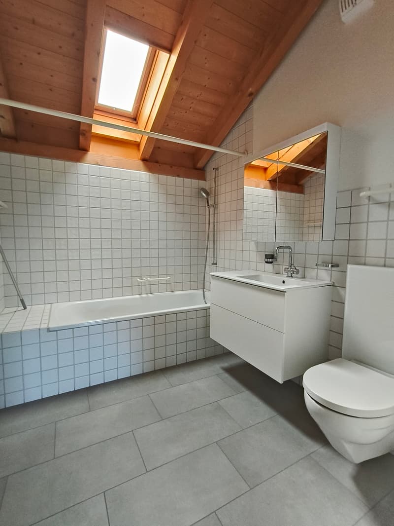 Occasion unique - Vaste appartement attique de 7,5 pièces avec vue panoramique à Spiez (14)