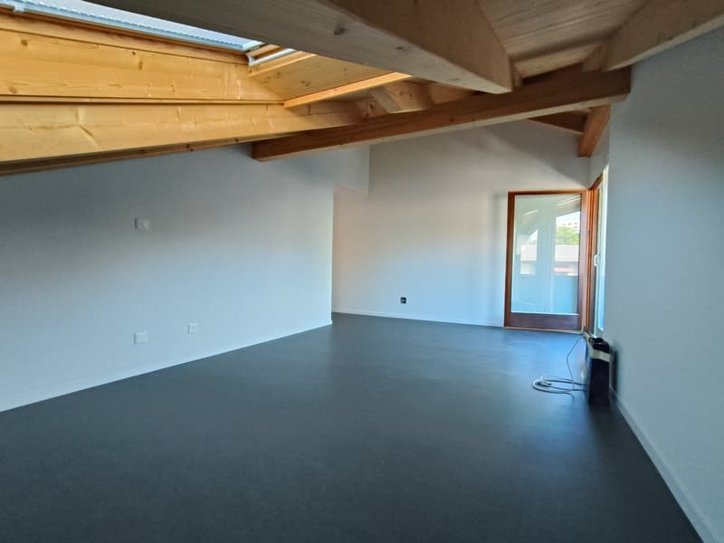 Occasion unique - Vaste appartement attique de 7,5 pièces avec vue panoramique à Spiez (11)