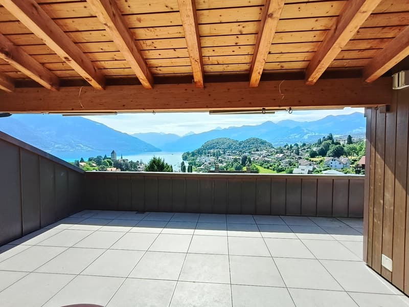 Occasion unique - Vaste appartement attique de 7,5 pièces avec vue panoramique à Spiez (27)