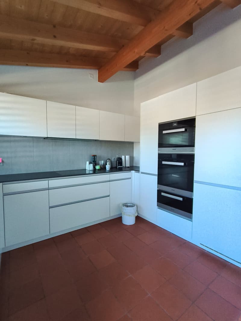 Occasion unique - Vaste appartement attique de 7,5 pièces avec vue panoramique à Spiez (3)