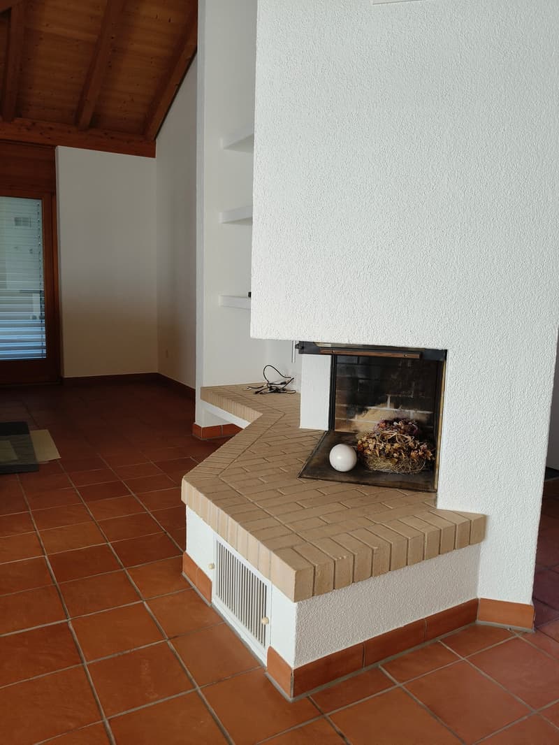 Occasion unique - Vaste appartement attique de 7,5 pièces avec vue panoramique à Spiez (21)