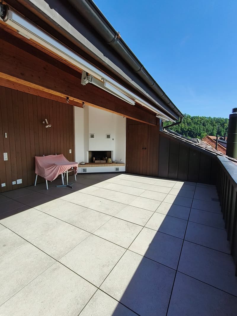 Occasion unique - Vaste appartement attique de 7,5 pièces avec vue panoramique à Spiez (25)