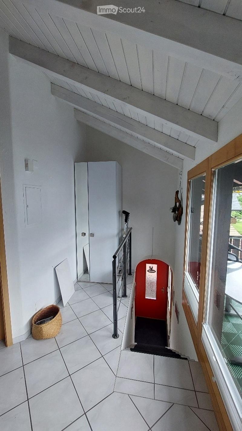 Charming 3.5-room old building apartment with a dreamy lake view in Brienz (4)