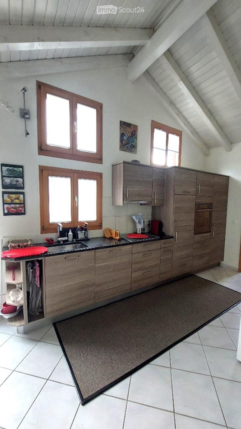 Charming 3.5-room old building apartment with a dreamy lake view in Brienz (9)