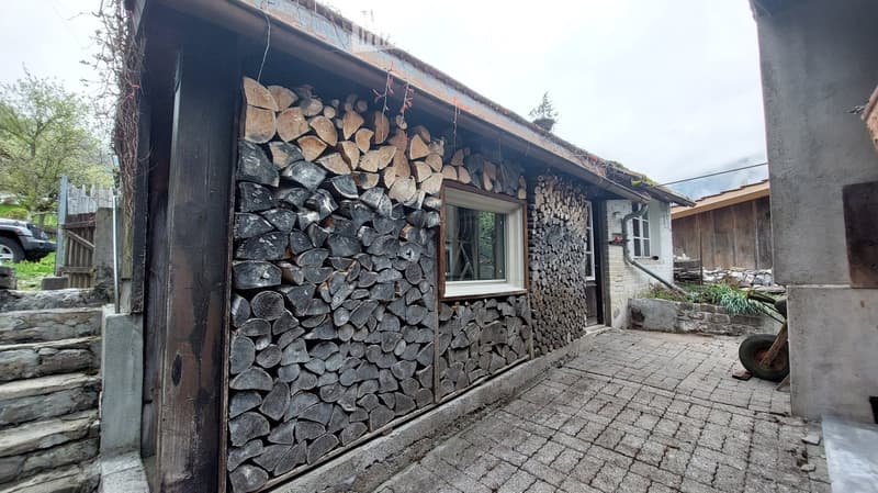 Charmantes Wohnhaus mit 2 Wohneinheiten in idyllischer Lage in Brienz BE (1)
