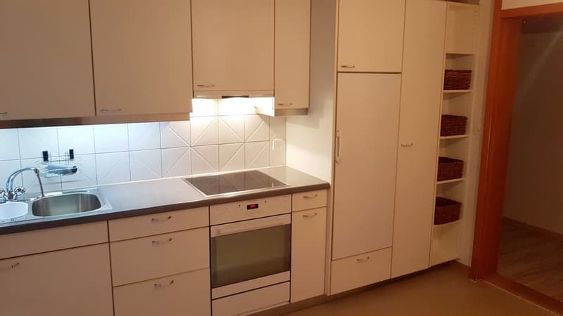 Helle und stadtnahe 3.5-Zimmerwohnung in Rosshäusern (3)