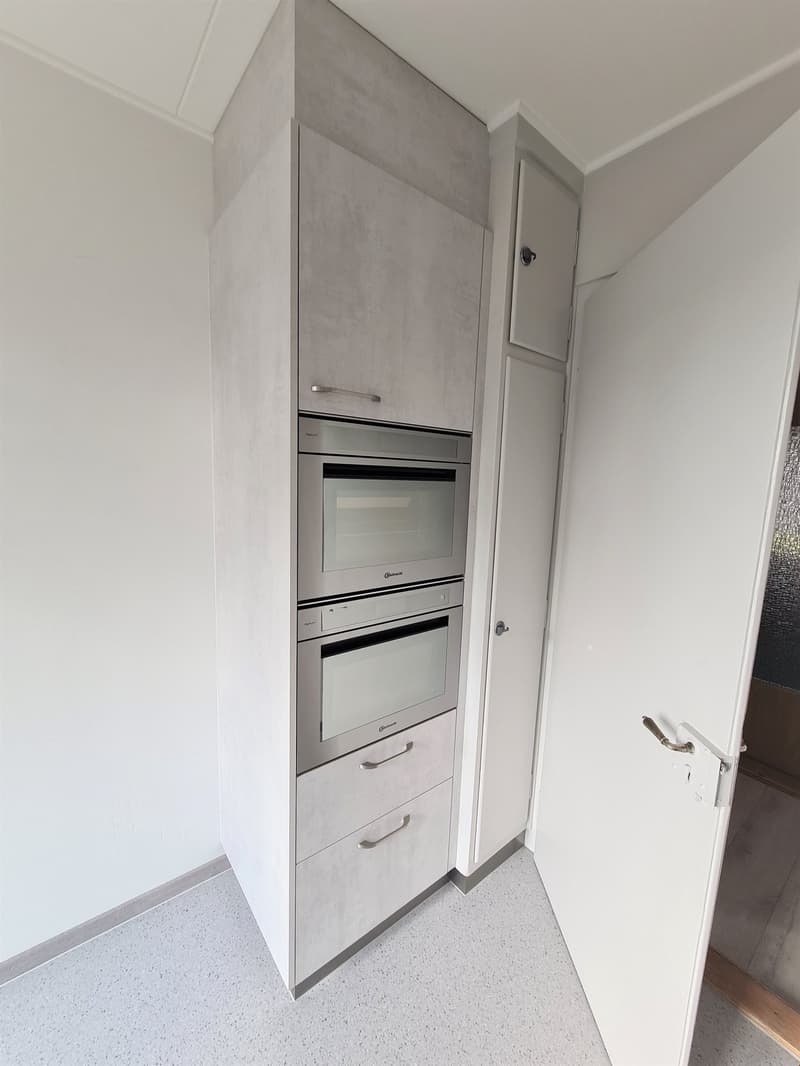 Helle 3.5 Zimmer Wohung mit Balkon und schöner Aussicht (7)