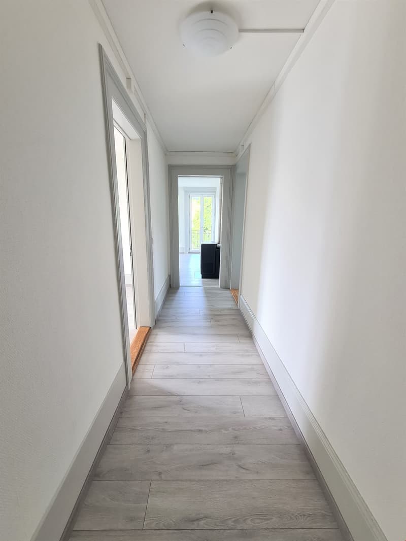 Helle 3.5 Zimmer Wohung mit Balkon und schöner Aussicht (5)