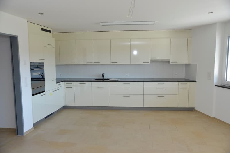 Trendige Basementflat, Wohnen Nähe Aeschisee (2)