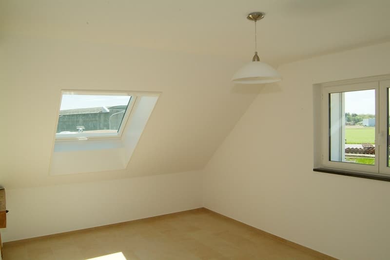 offene Dachwohnung am Dorfrand, im Grünen (9)