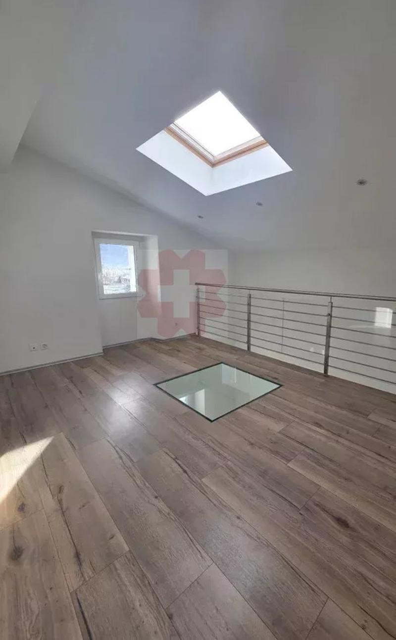 Dachgeschoß-Duplex 4.5 Zimmer im Zentrum von Leytron (4)