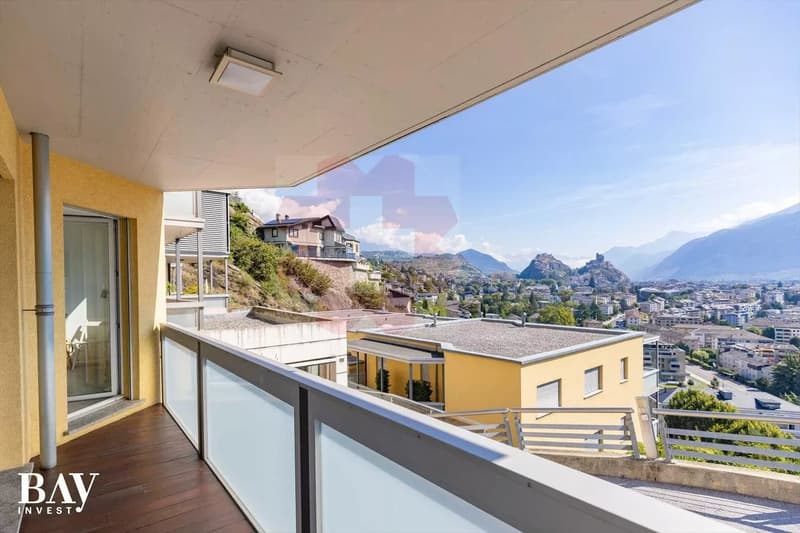 A rare property on the market, ideal for lovers of exceptional views and tranquility, just a few minutes from the center of Sion (2)
