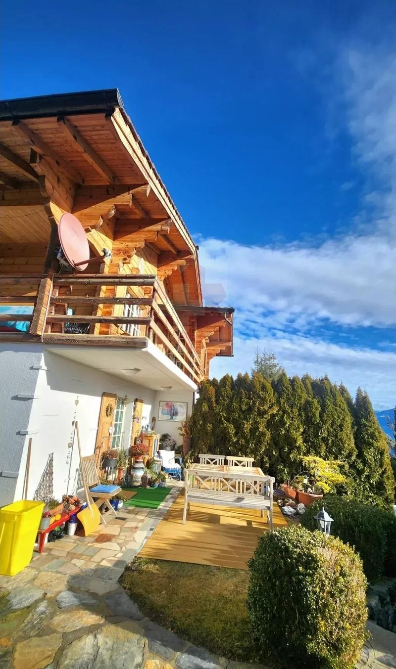 Magnifique chalet en madrier avec vue panoramique sur le Valais (7)