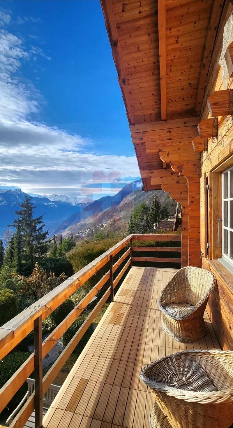 Magnifique chalet en madrier avec vue panoramique sur le Valais (11)