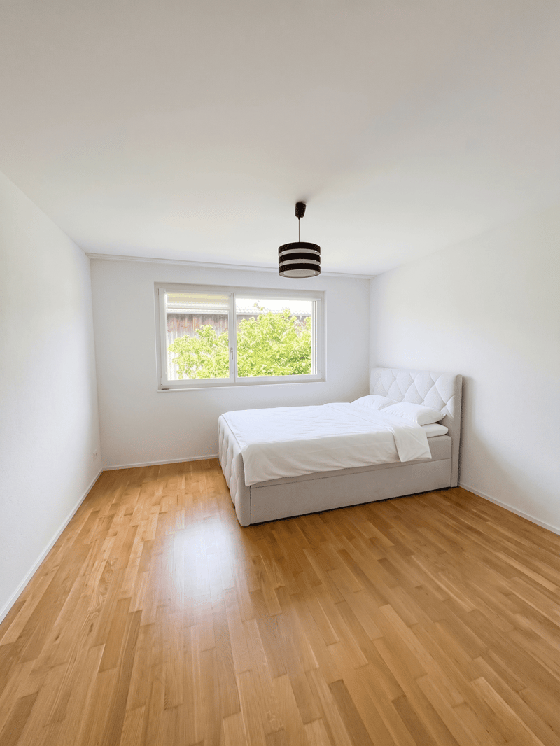 Bright 4.5-room apartment with private laundry tower and spacious balcony (5)