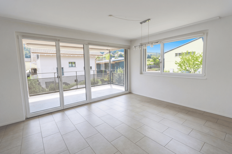 Bright 4.5-room apartment with private laundry tower and spacious balcony (1)