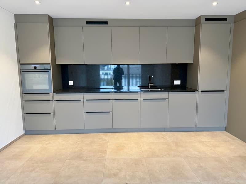 2.5 Zimmer 2 OG Wohnung mit 25 m Loggia (2)