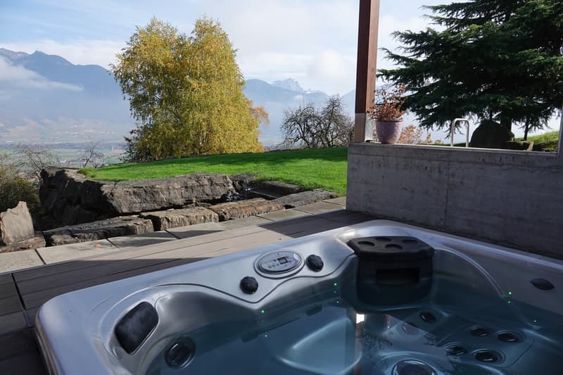 Proprietà isolata con vista dominante (6)