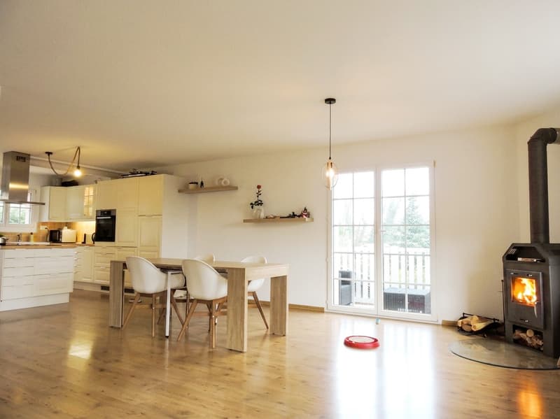 Appartement 4.5 Zimmer mit großer Terrasse und freier Sicht Port-Valais (2)