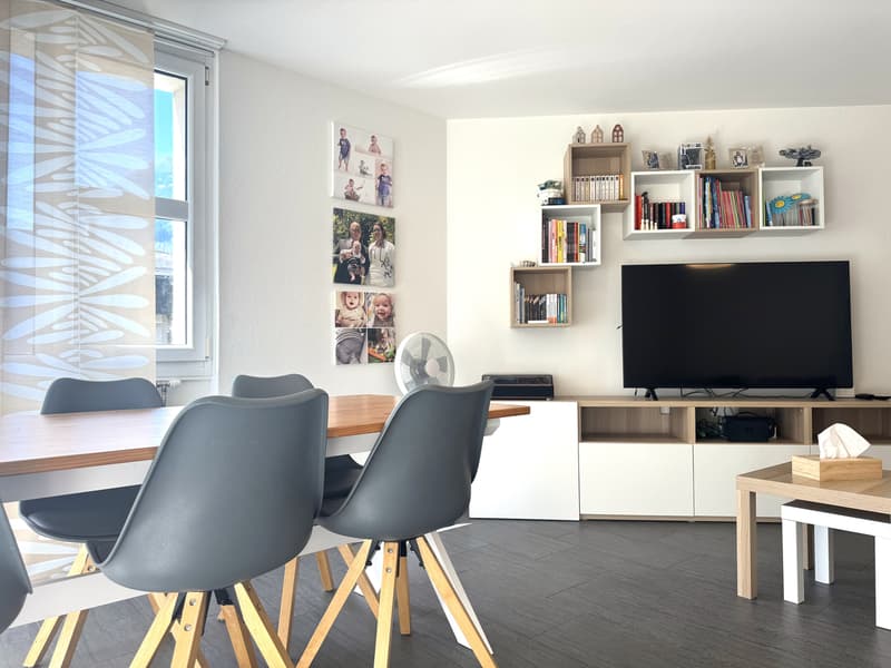 Charming 4.5-room apartment just two steps from the train station and schools (2)