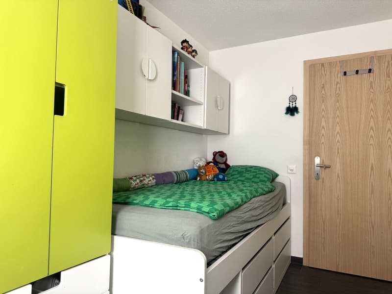 Charming 4.5-room apartment just two steps from the train station and schools (9)