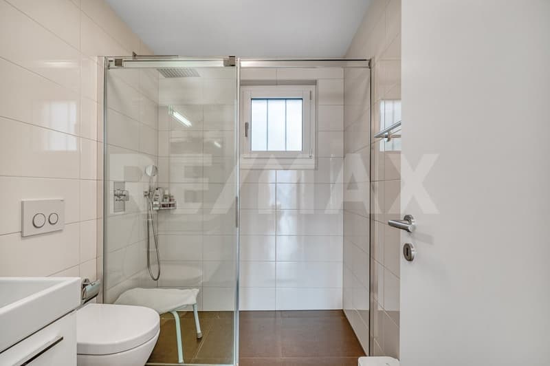 Appartement de standing 5.5 pièces de 148 m² offrant une vue spectaculaire (8)