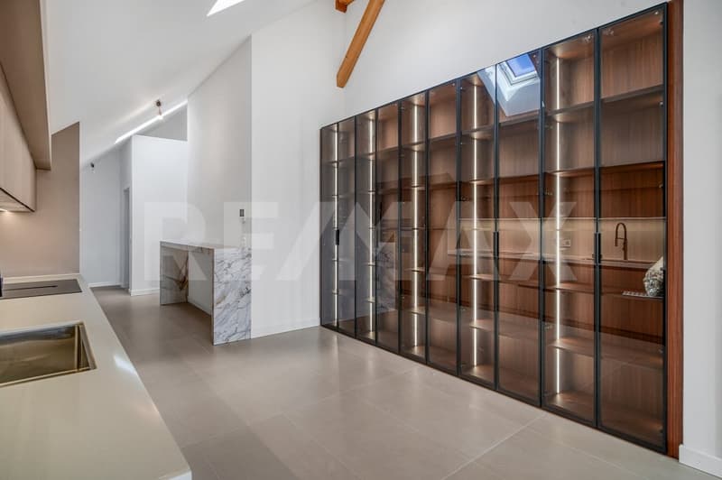Accès privatif par ascenseur; Dernier étage; 4.5p 135 m²; Jardin 103 m² à Vallamand (3)
