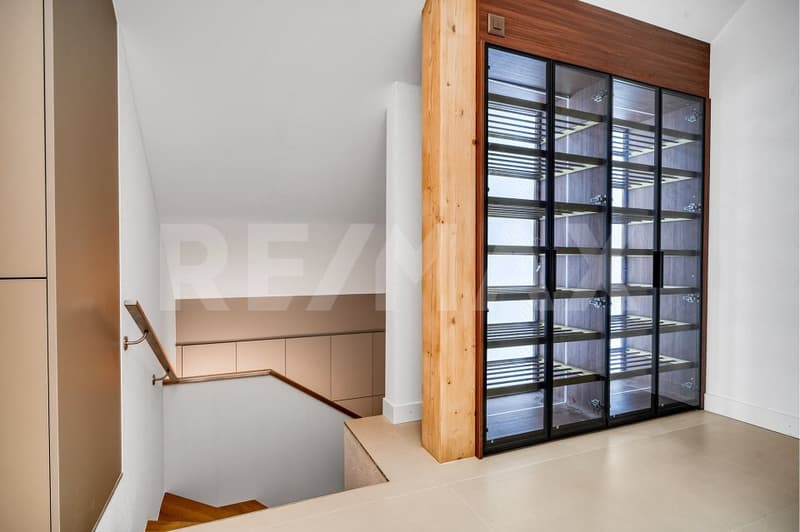 Accès privatif par ascenseur; Dernier étage; 4.5p 135 m²; Jardin 103 m² à Vallamand (5)