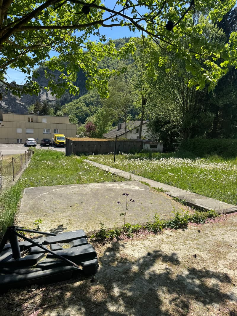 Terrain constructible avec avant-projet de villa contemporaine et rendement locatif – Péry (10)