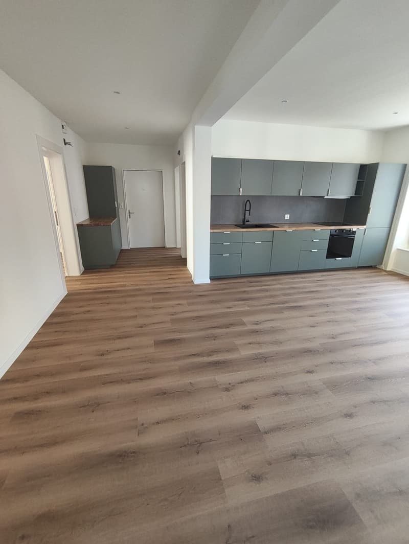4,5 locali rinnovati a Tavannes – disponibile immediatamente (2)