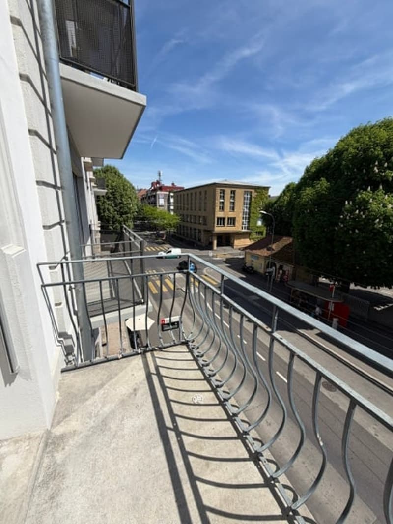 Appartamento di 4.5 locali con balcone a Biel (8)