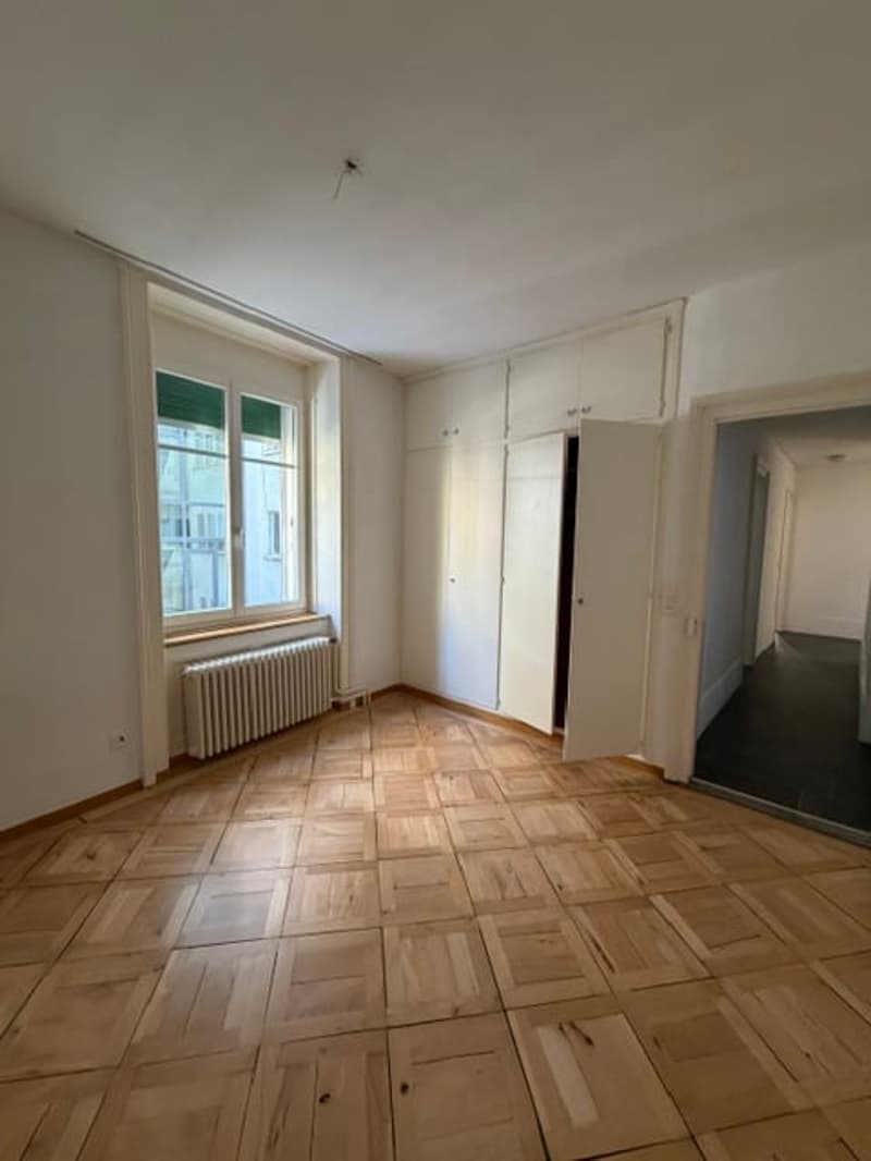 Appartamento di 4.5 locali con balcone a Biel (11)